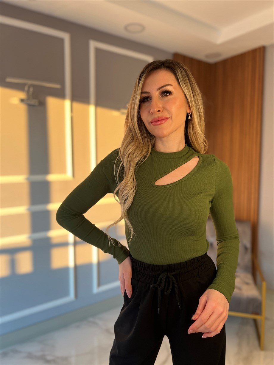 Cut Out Detaylı Triko Yeşil