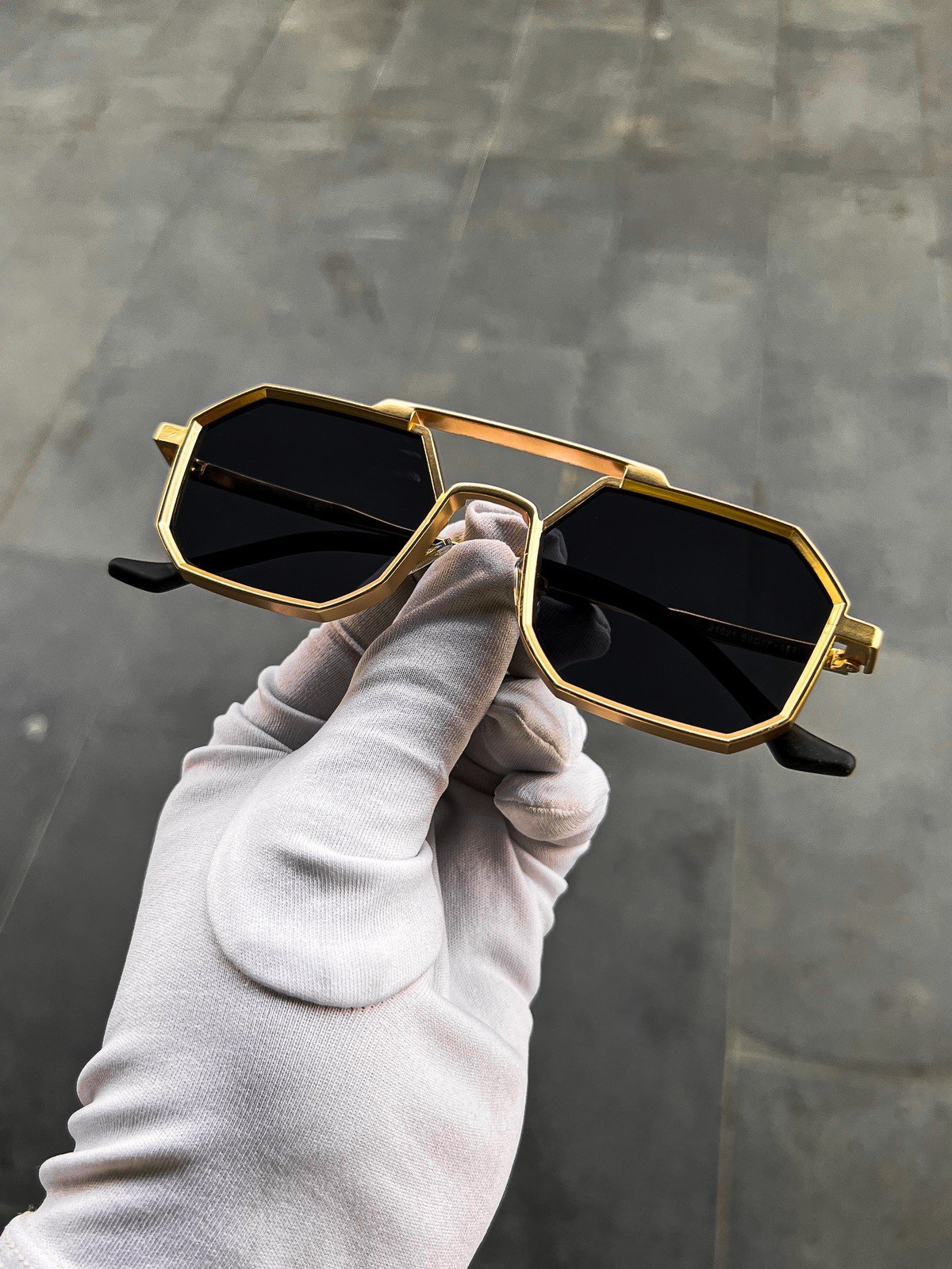 Vintage metal black sunglasses