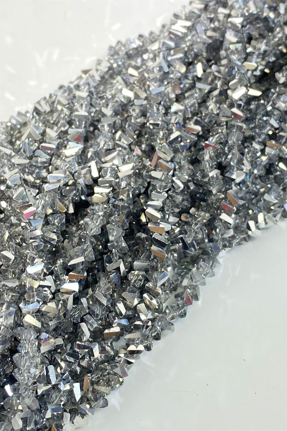Gümüş Üçgen Kesim Parlak Kristal Boncuk 6 mm