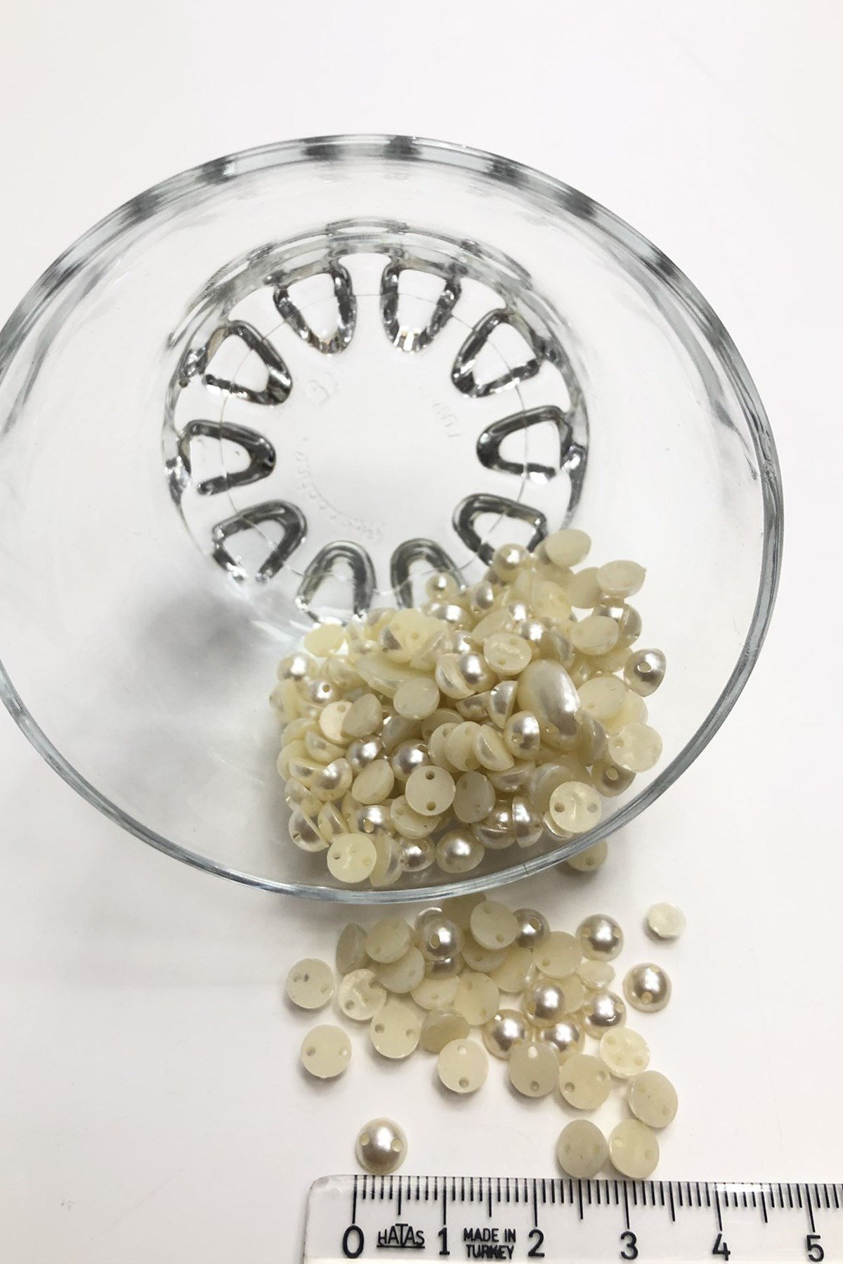 Krem Delikli Yarım İnci Boncuk Plastik