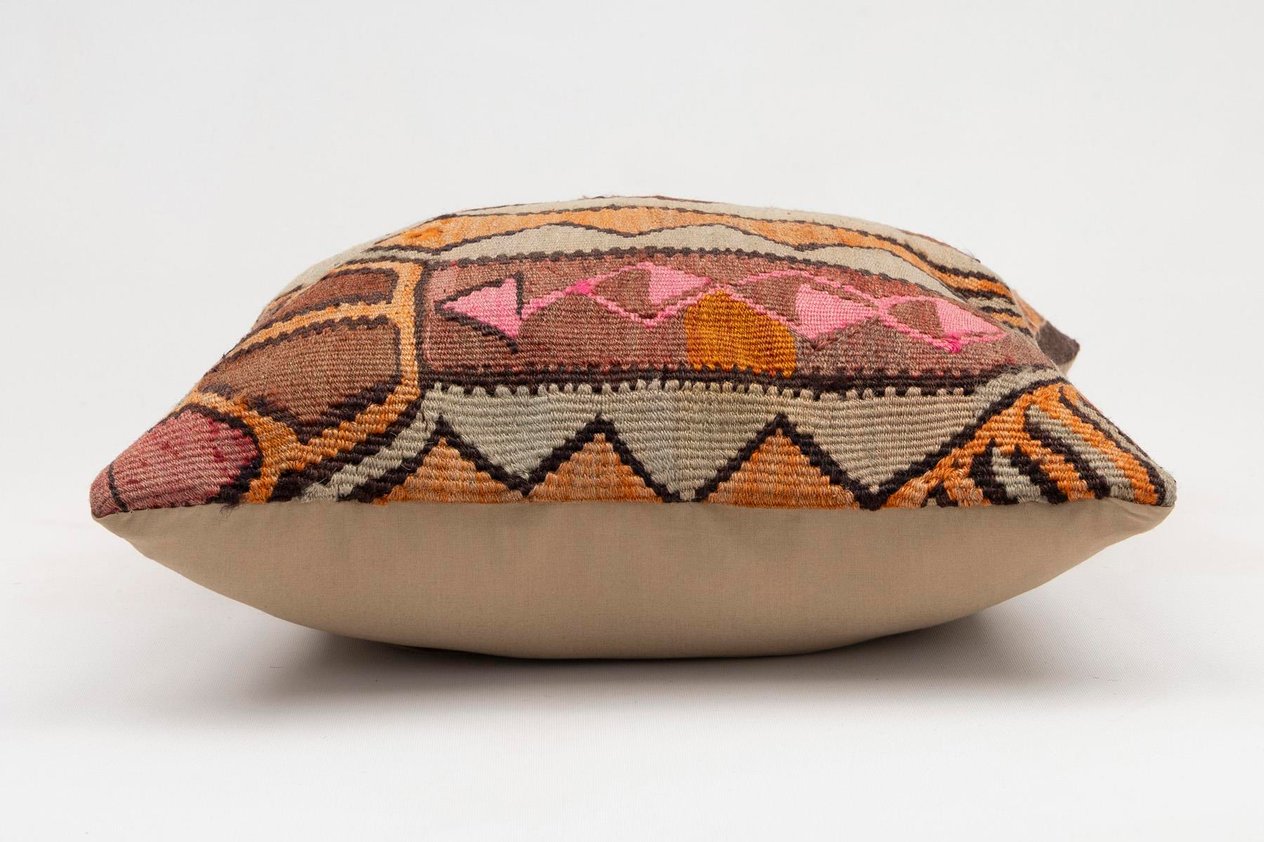 16x16 inches (40x40 cm) Kilim Pillow | KILIM WHOLESALE - Vintage Handmade Pillows - Vintage Handmade Kilim Rugs - It is 100% wool. Artistic and historical rugs. Old handwoven rugs. - Online hand woven rugs and kilim cushions sales. Shipping to a