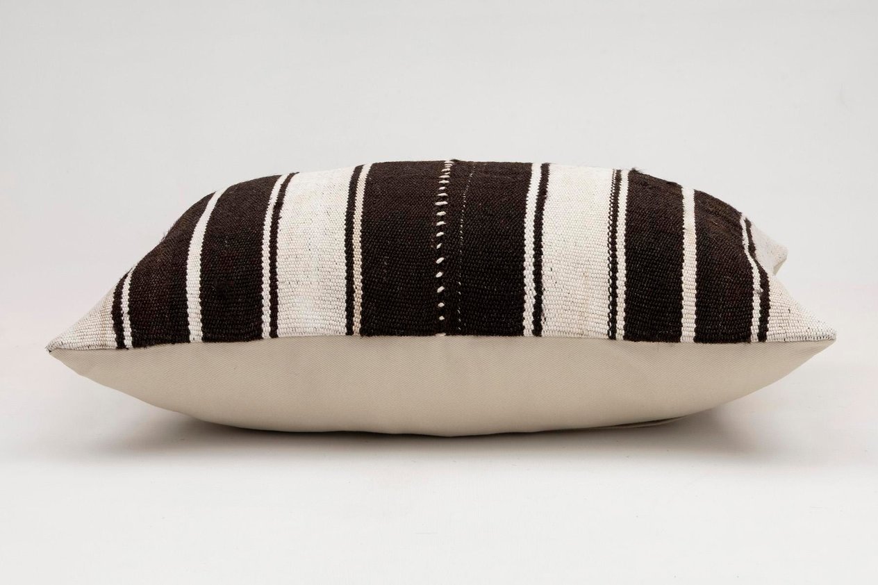 16x24 inches (40x60 cm) Kilim Pillow | KILIM WHOLESALE - Vintage Handmade Pillows - Vintage Handmade Kilim Rugs - It is 100% wool. Artistic and historical rugs. Old handwoven rugs. - Online hand woven rugs and kilim cushions sales. Shipping to a