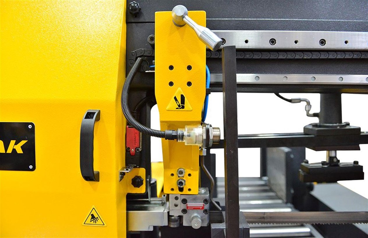 Bekamak BMSO-330CS NC Drive Machines