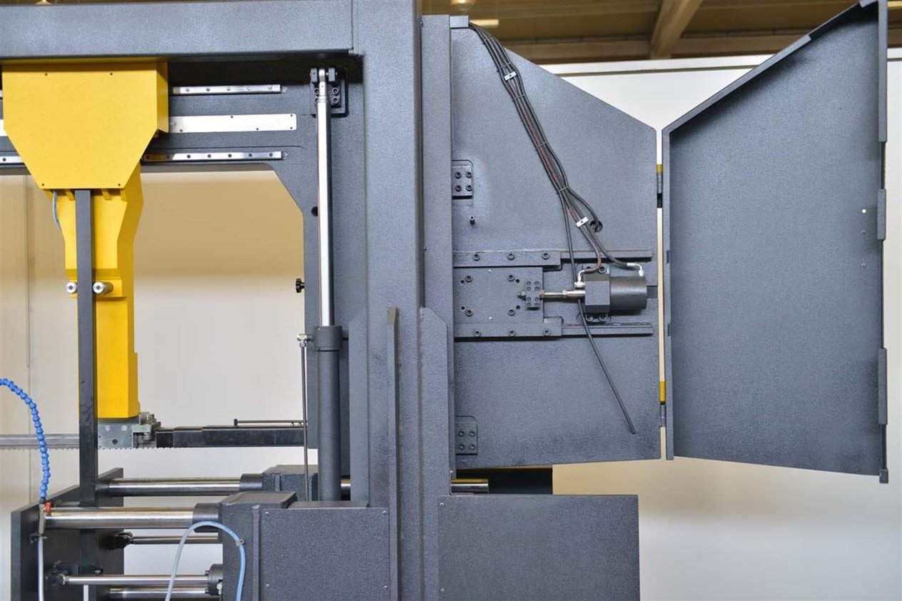 Bekamak BMSY-1122C C Straight Cutting