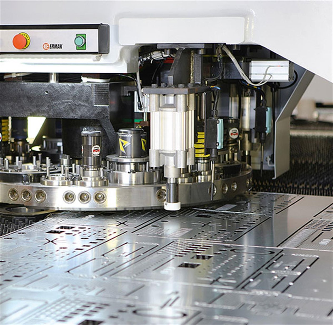 Ermaksan ETP 1500x3000 Cnc Servo Turret Punch Press