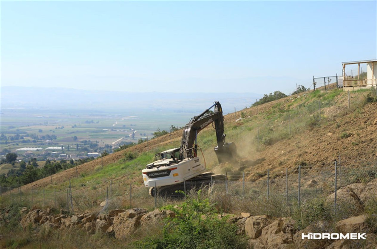 Hidromek HMK 310 LC Crawler Excavators