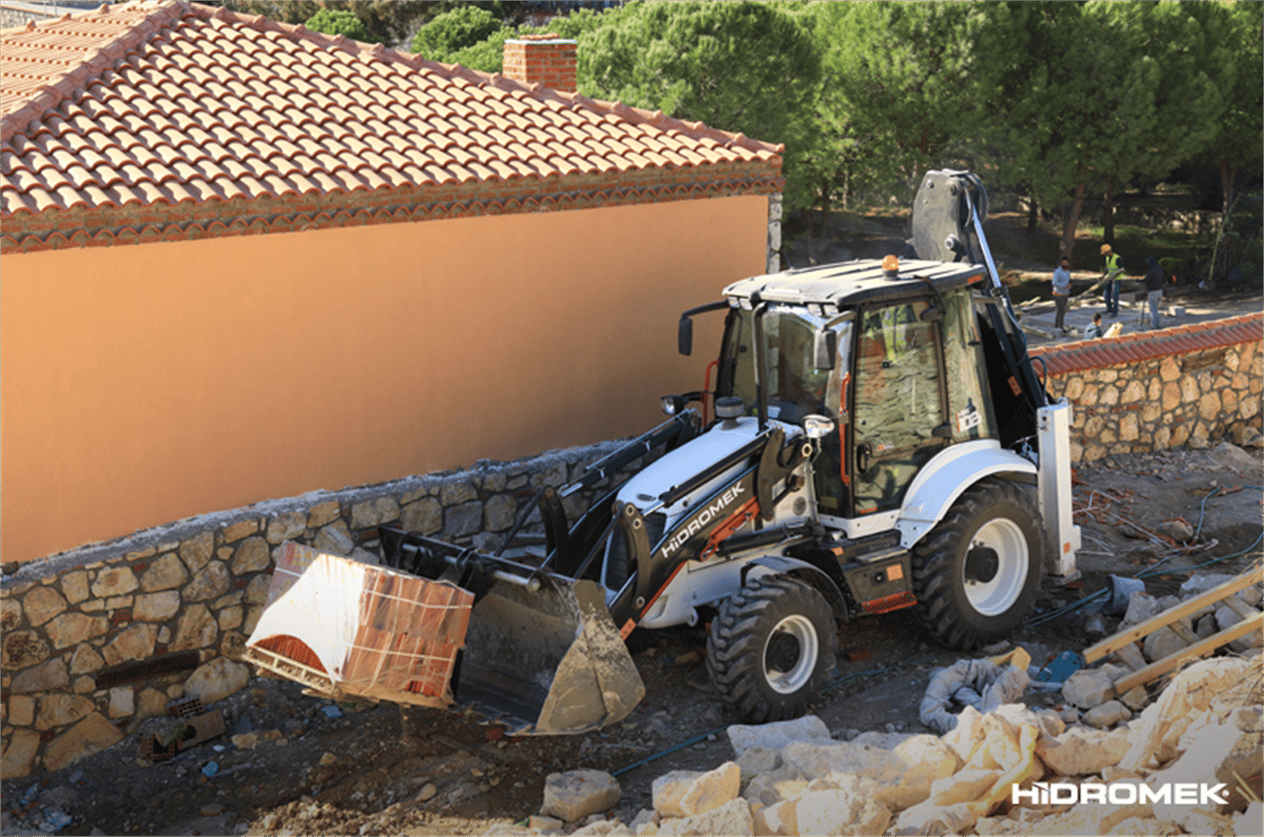 HMK 62 SS Backhoe Loader