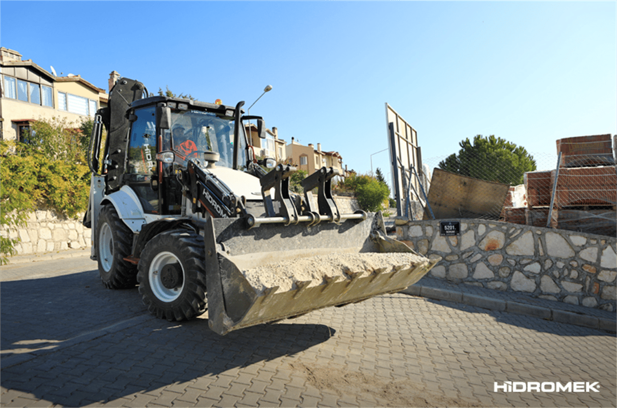 HMK 62 SS Backhoe Loader