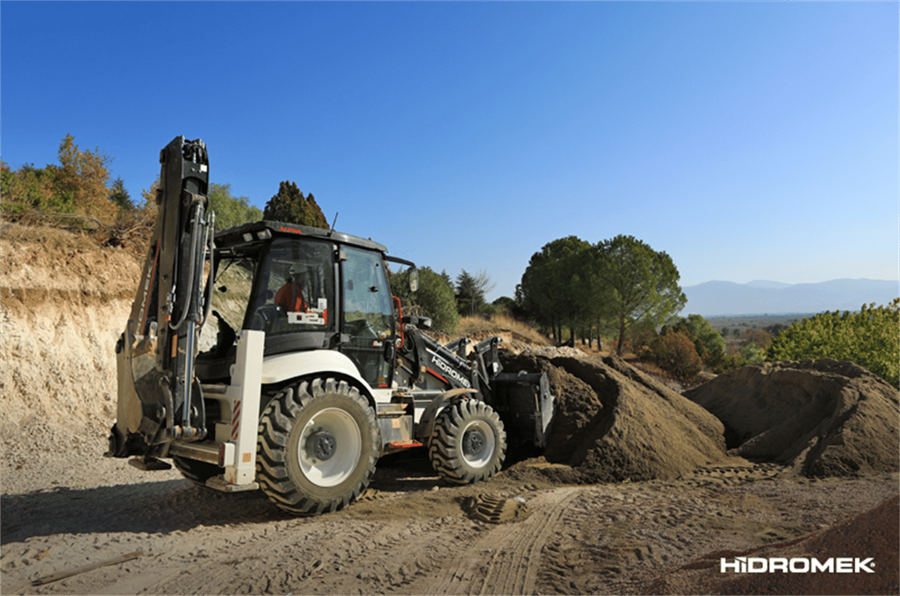 HMK 62 SS Backhoe Loader