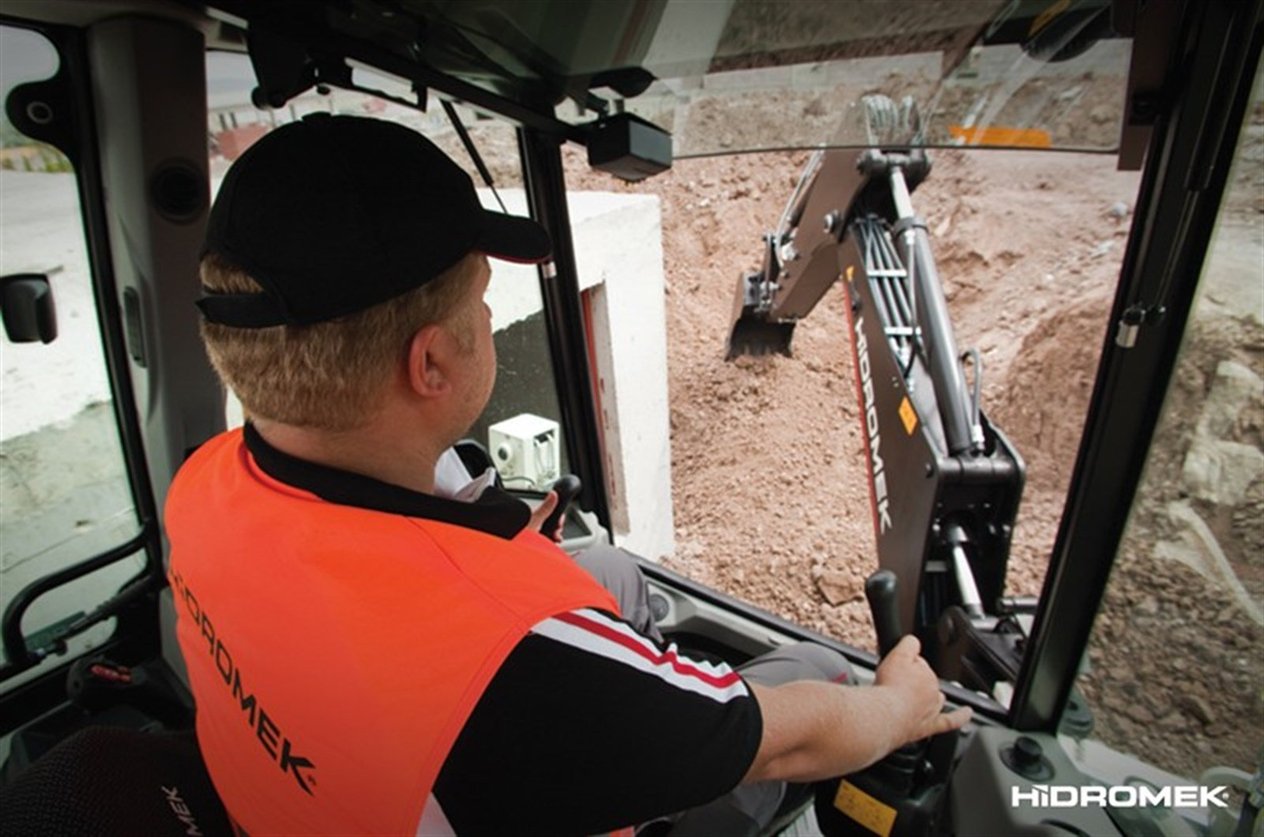HMK 62 SS Backhoe Loader