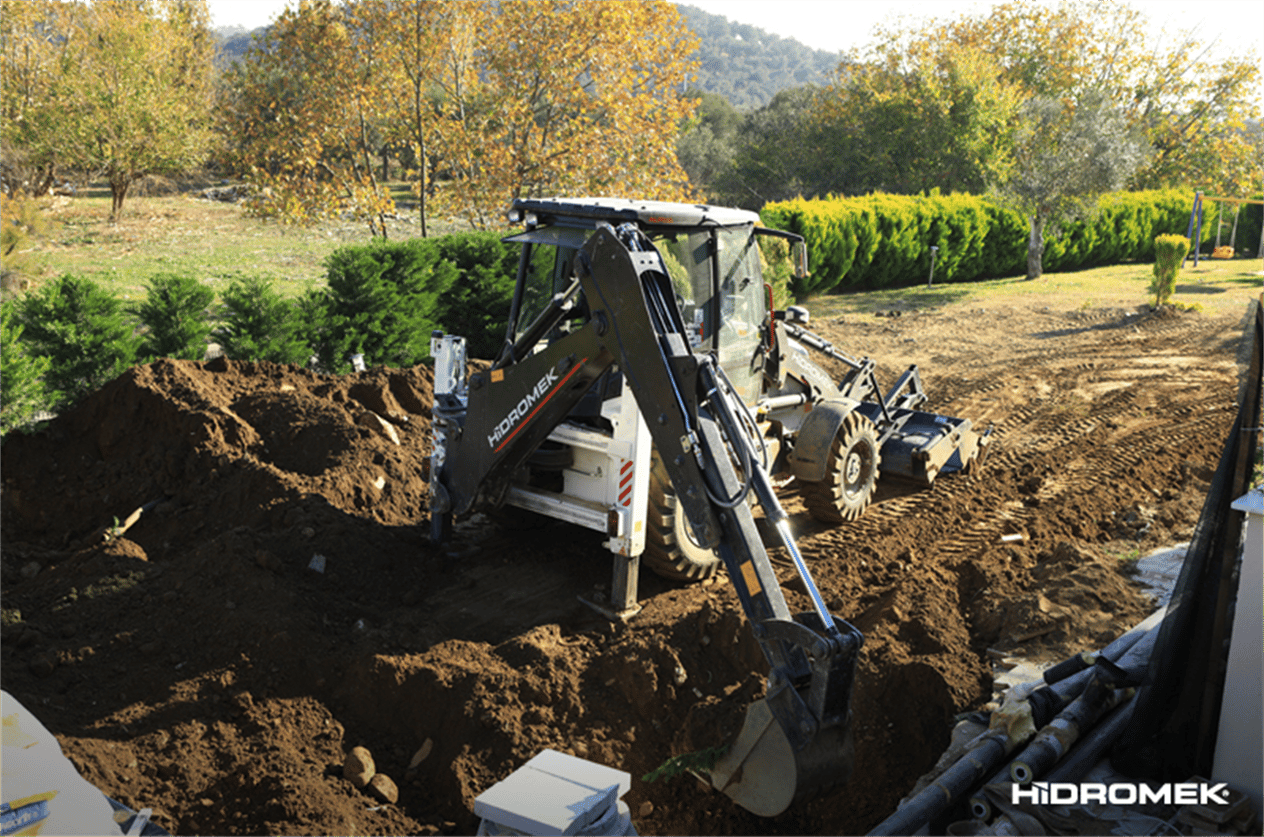 HMK 62 SS Backhoe Loader
