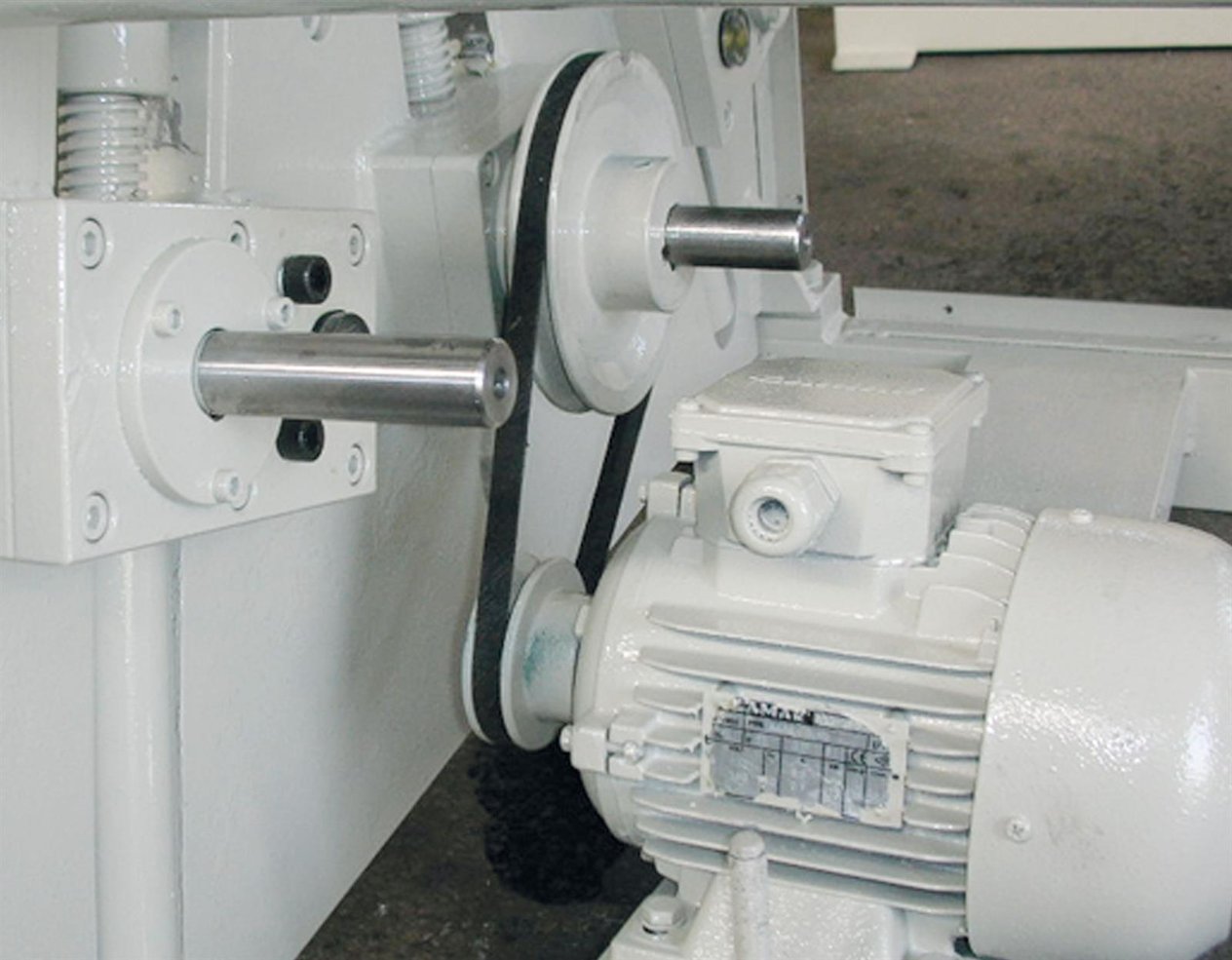 Isitan 4RM 10-130 Motorized 4 Roll Plate Rolling Machines