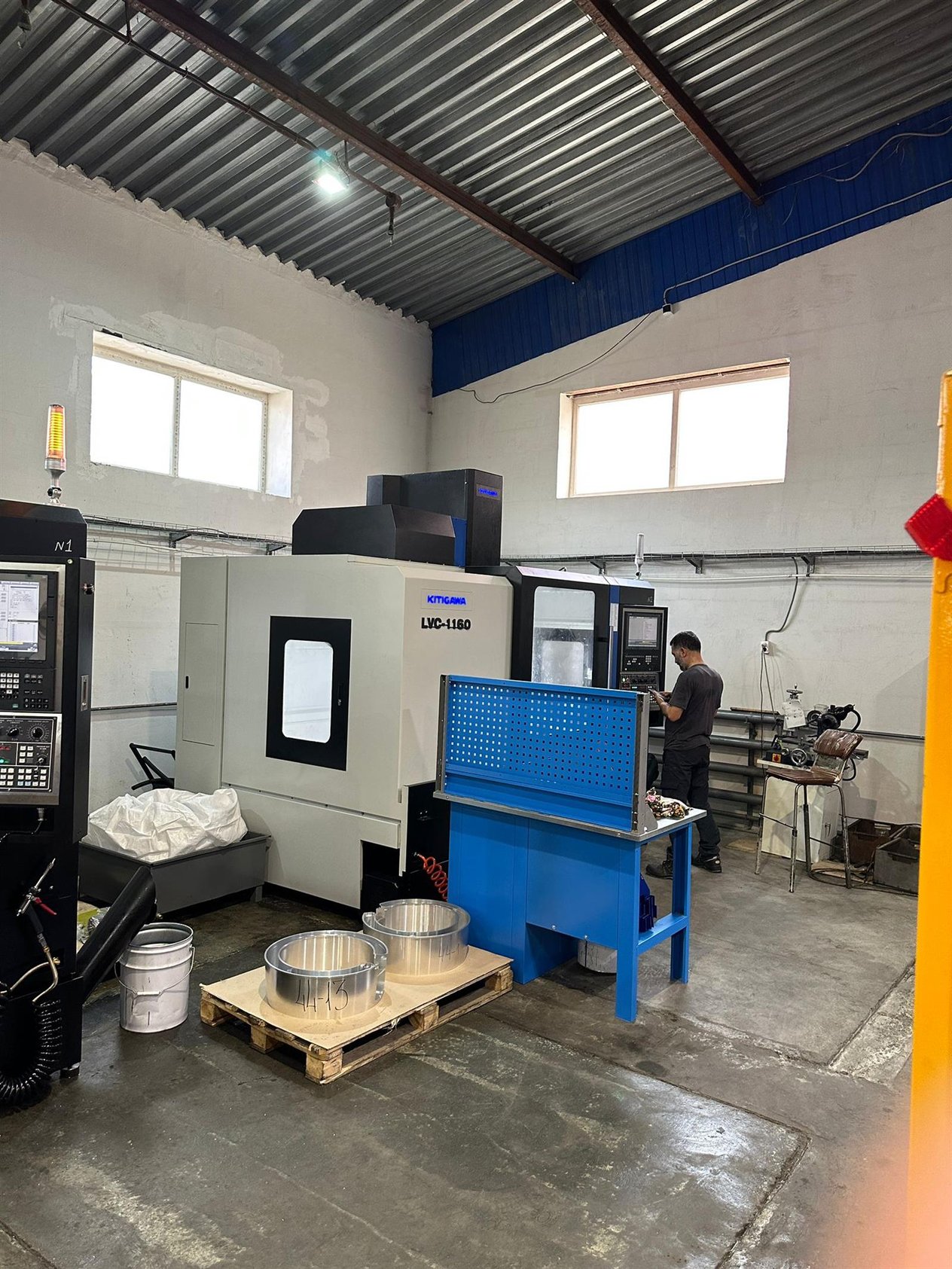 KITIGAWA LVC-1160 CNC Vertical  Machining Center