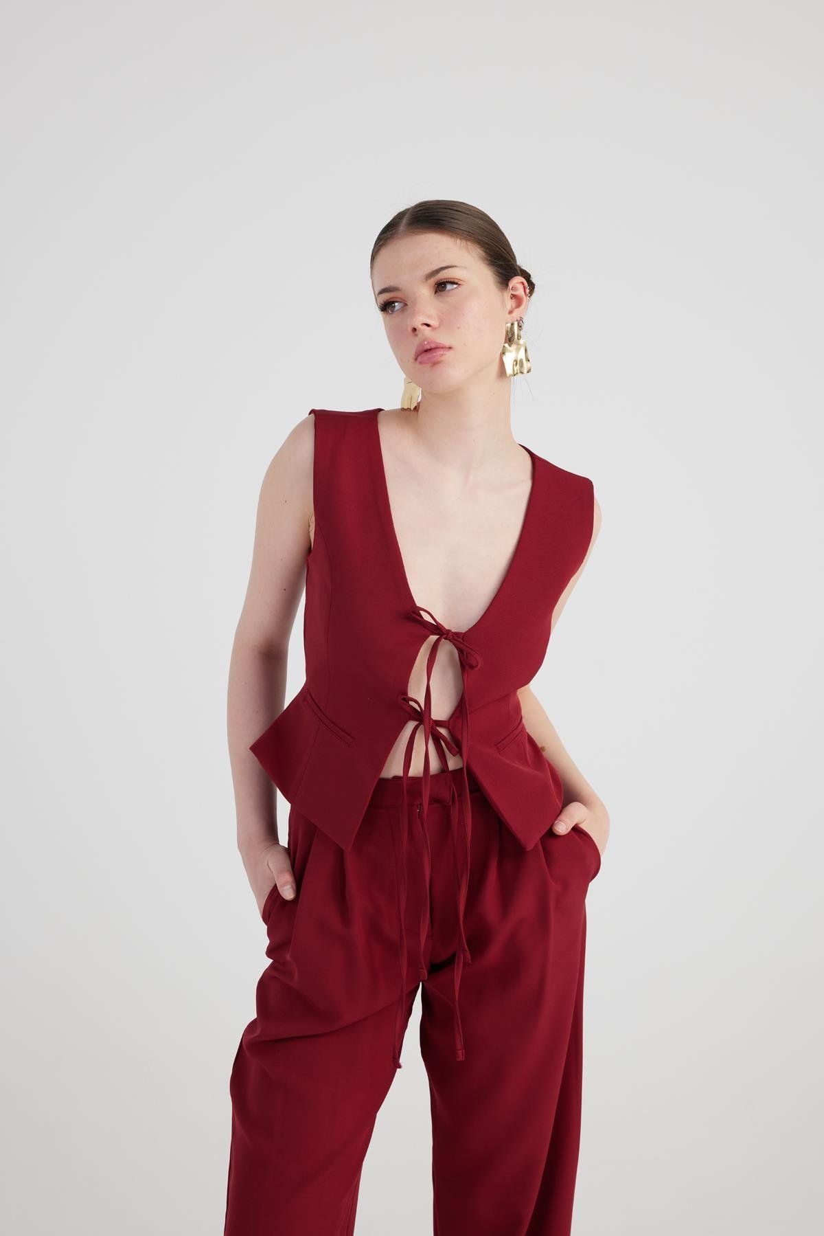 Frida Vest Claret Red