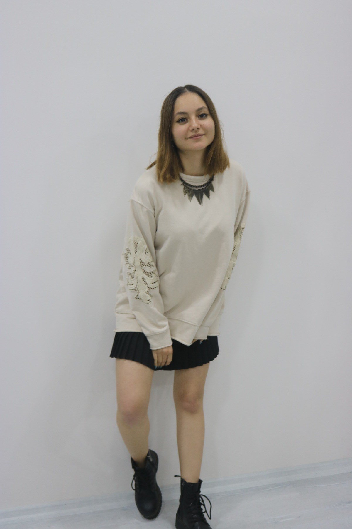 Orijinal marka kolları işlemeli sweatshirt
