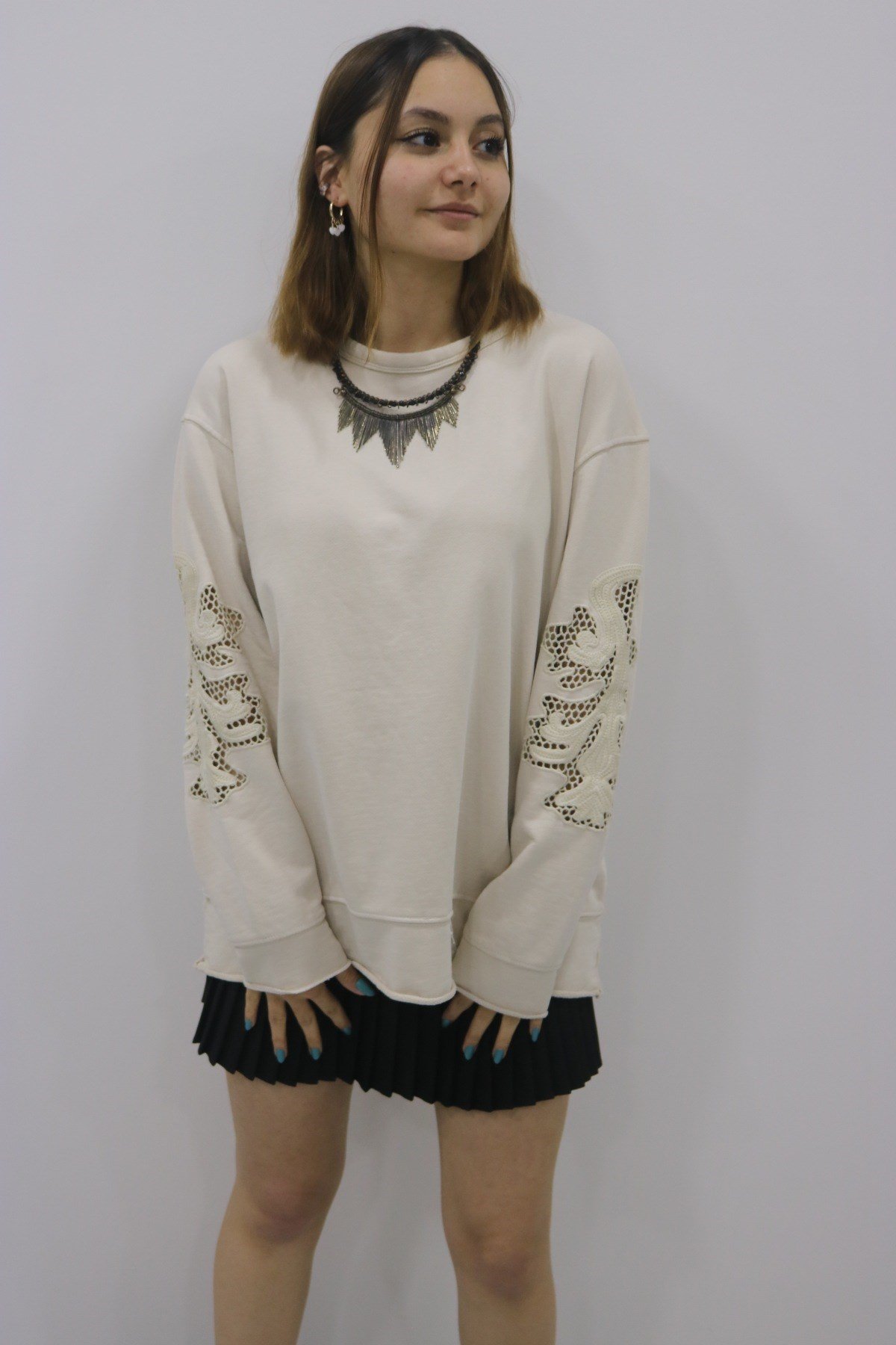 Orijinal marka kolları işlemeli sweatshirt
