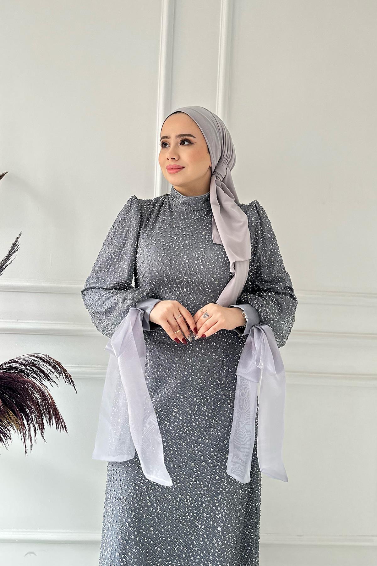 Kolu Kurdeleli Taşlı Elbise 2462 Gri