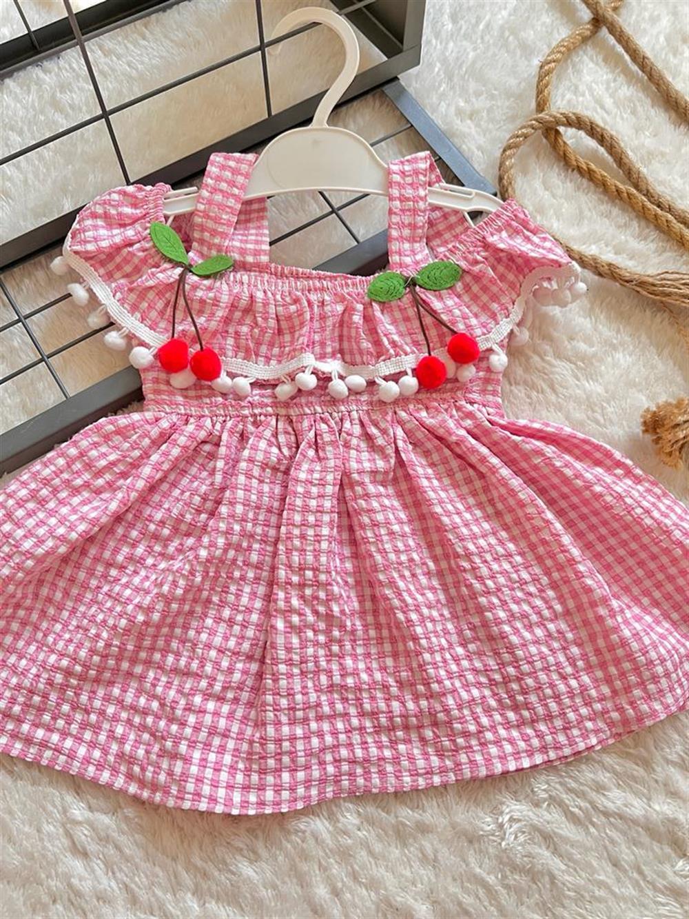 KiRAZLI KARELi PEMBE ELBiSE