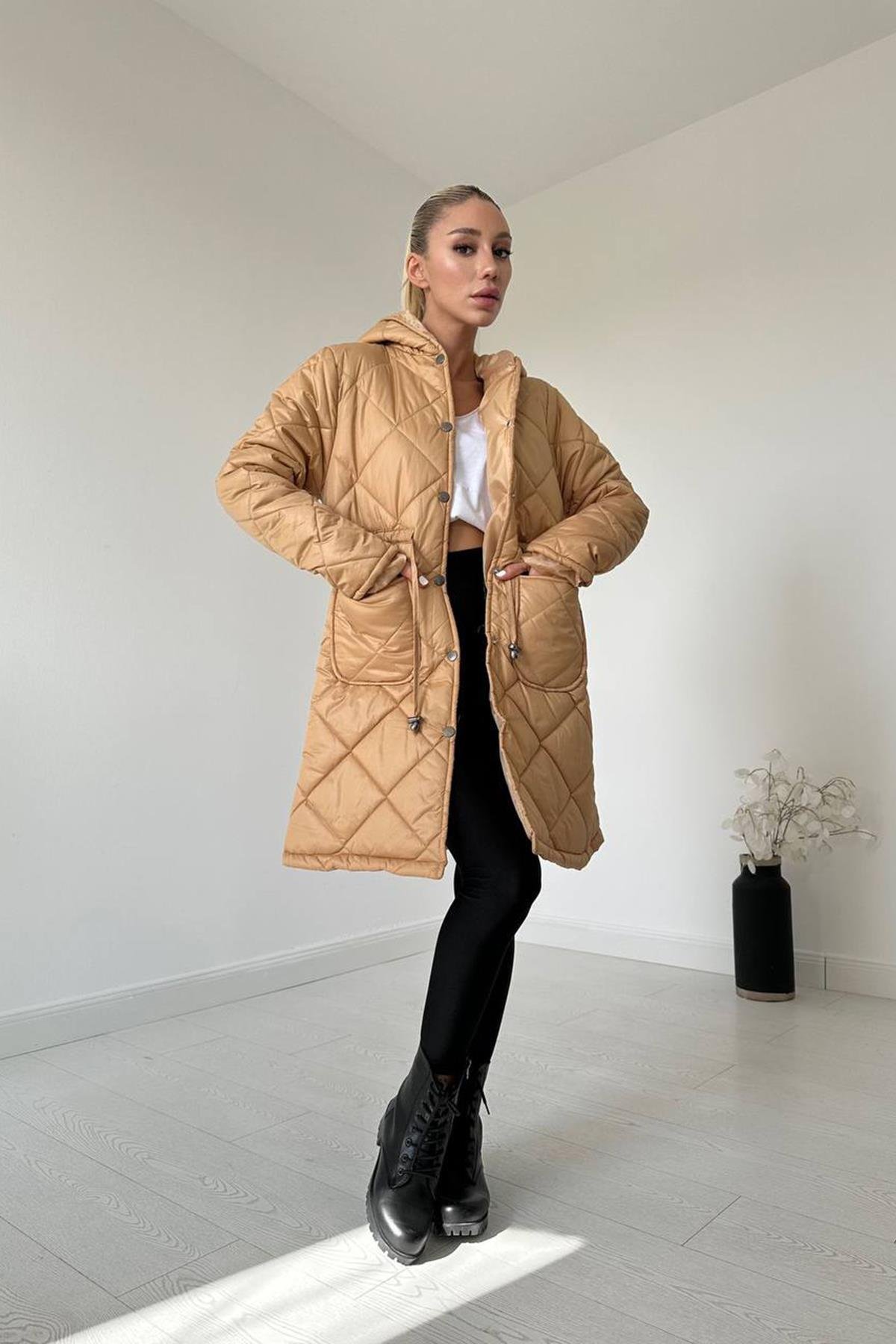 Camel Kapüşonlu Şişme Mont