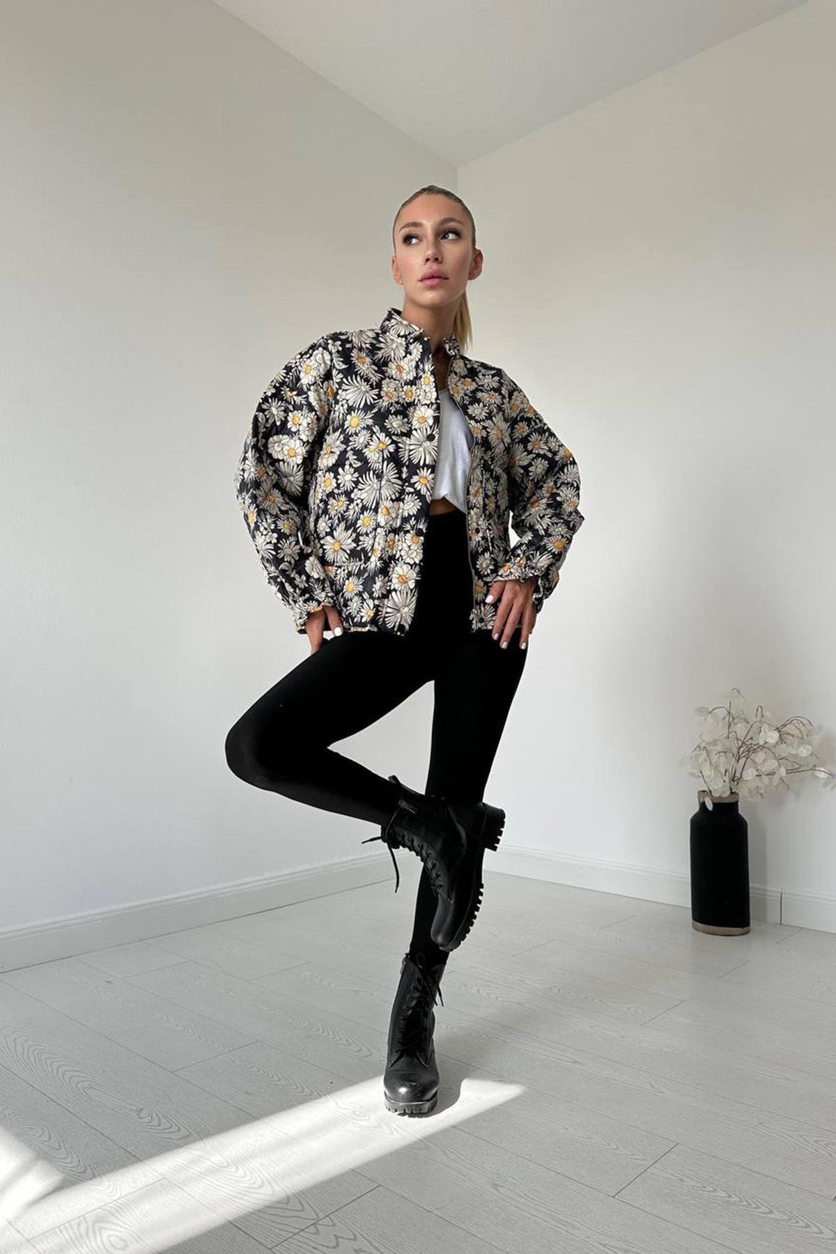 Wholesale Patterned Daisy Pattern Coat