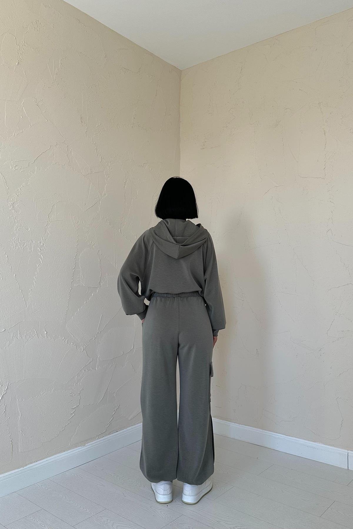 Wholesale Khaki Hooded Sweatshirt and Cargo Pants Set
