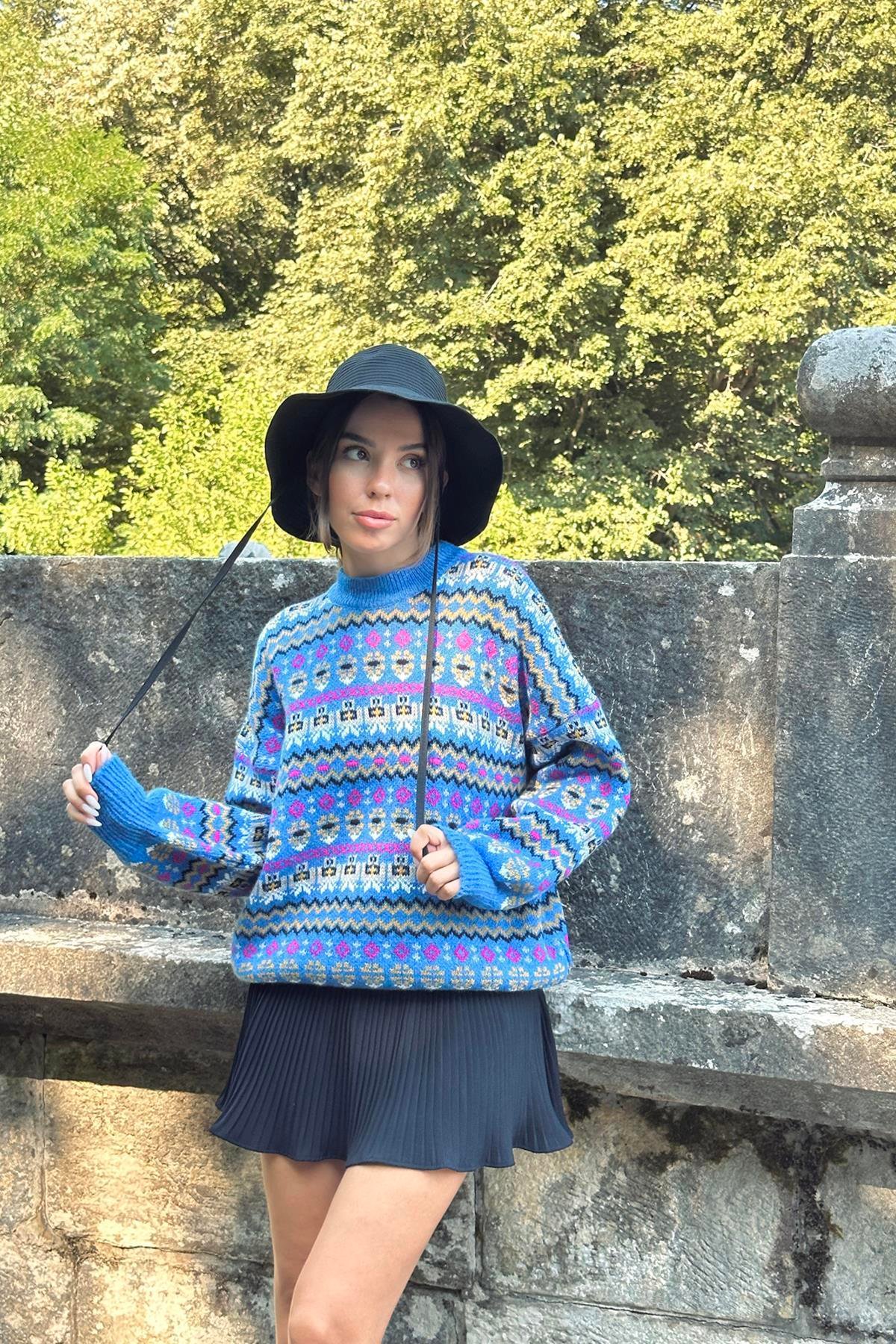 Blue Patterned Knitted Sweater