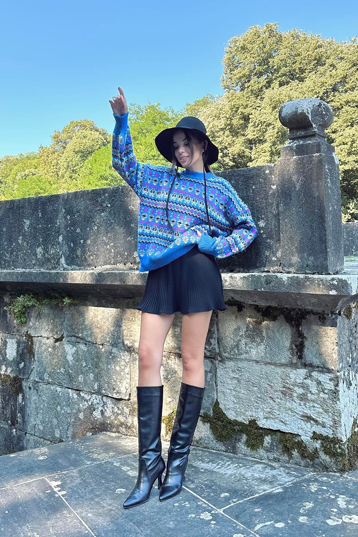 Blue Patterned Knitted Sweater