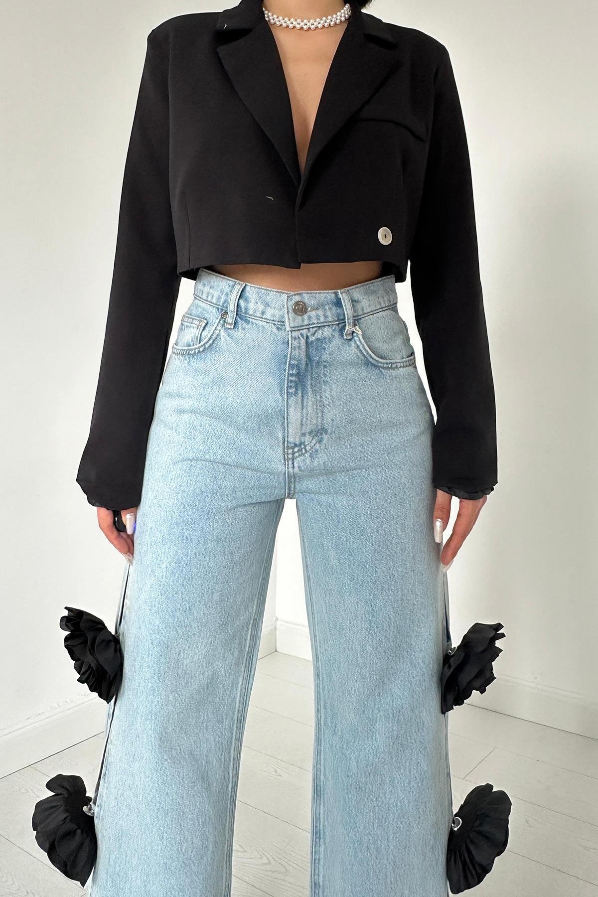 Blue Jeans With Rose Sides