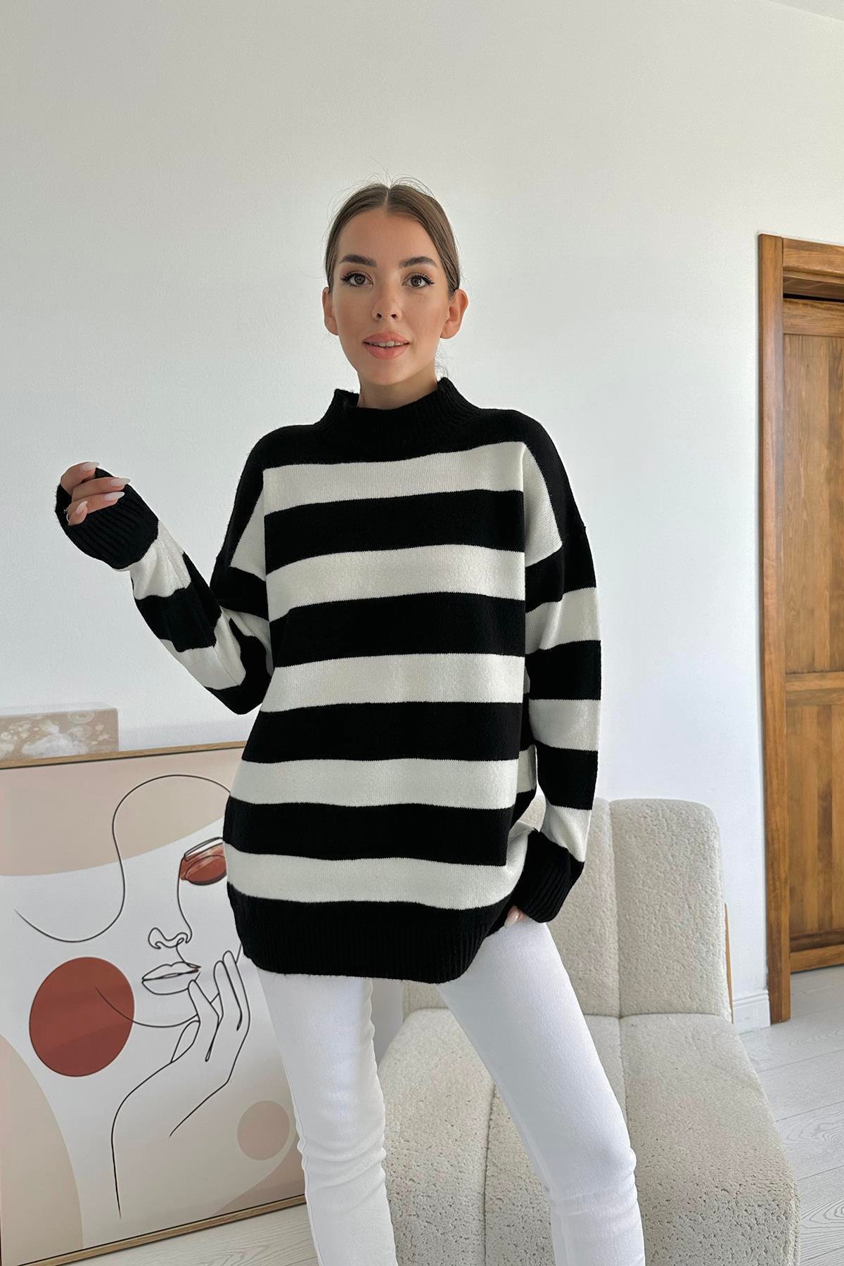 Wholesale Black Striped Knitted Sweater