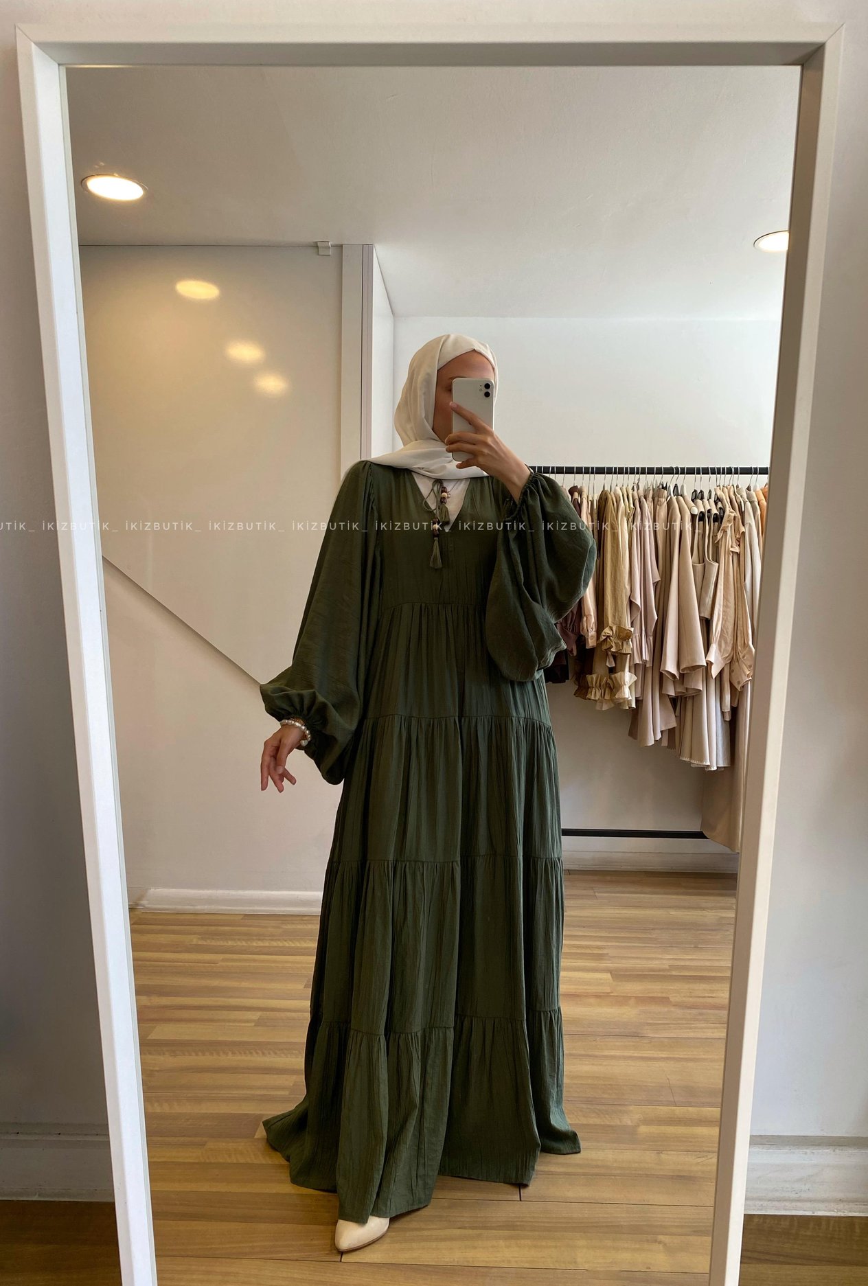  V yaka Oversize Elbise