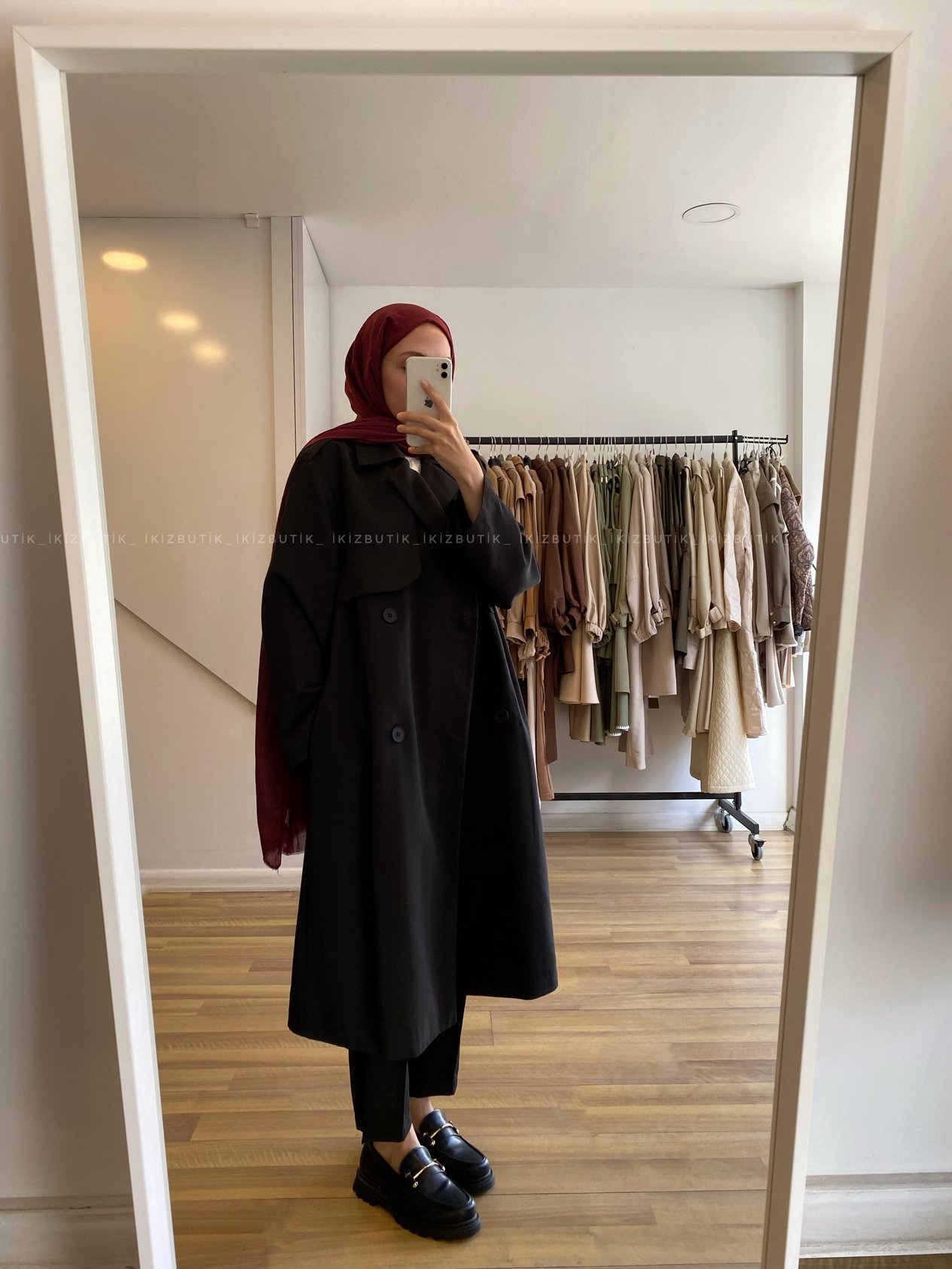 Ön rüzgarlık Detaylı Astarlı Trençkot