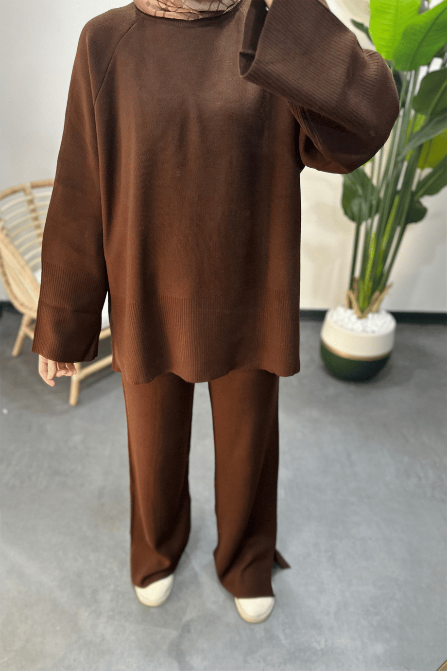Pantolonu Yırtmaçlı Triko Takım Acı Kahve
