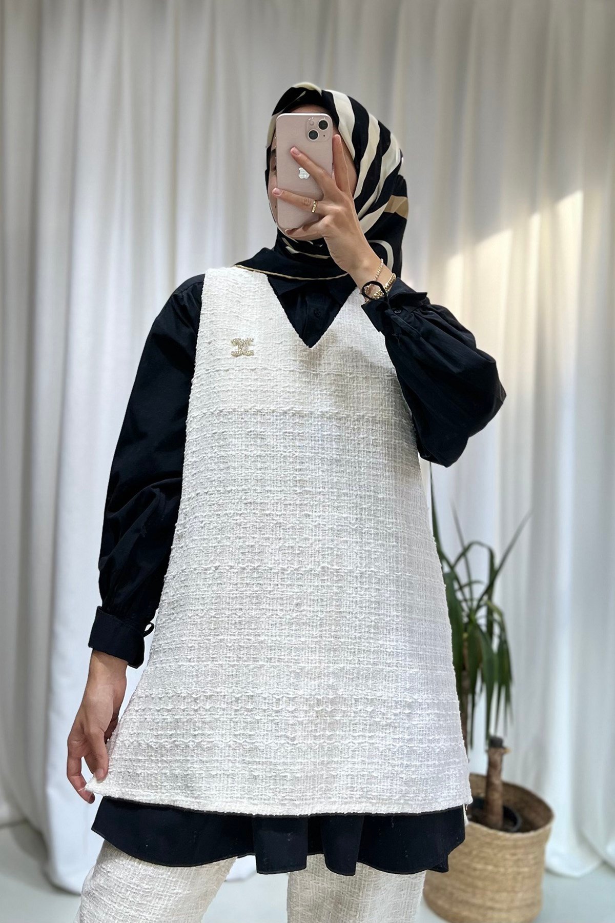 Tüvit Kumaş Süveterli Ekru Takım