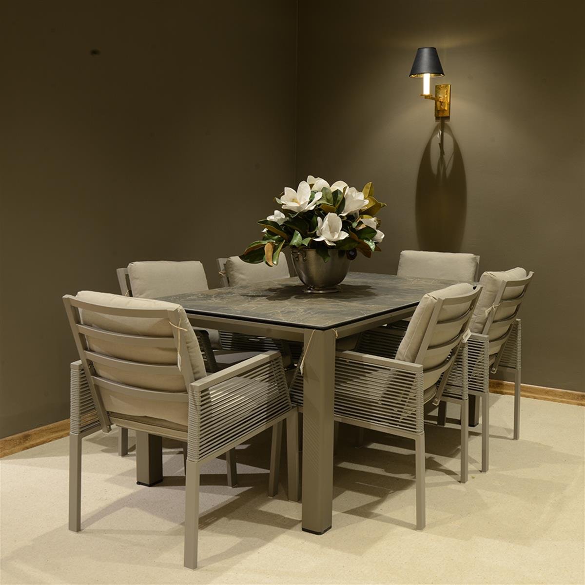 Nuu Garden Kuta Metal Concept Champagne Bahçe Masa Takımı