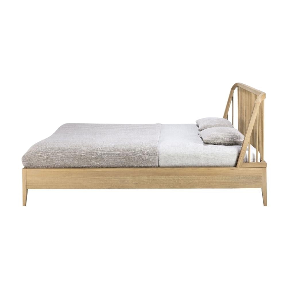 Spindle Oak Yatak-(Minder Kısmı 180*200)-(Yatak Latası Hariç)