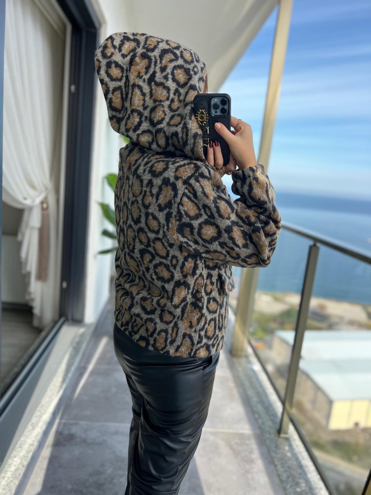 1005  Leoparlı Kapüşonlu Hırka LEOPAR