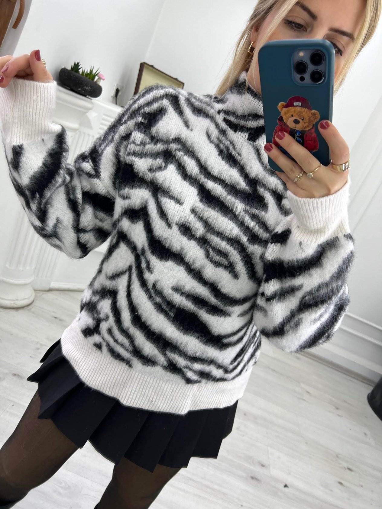 1231 Şardonlu Zebra Desen Kazak SİYAH