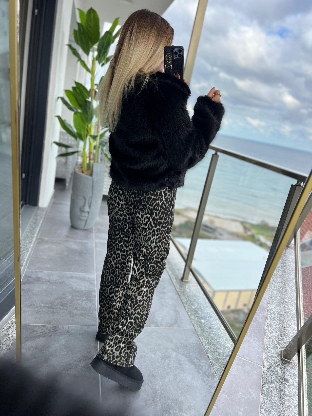 24111 Straight Jean LEOPAR