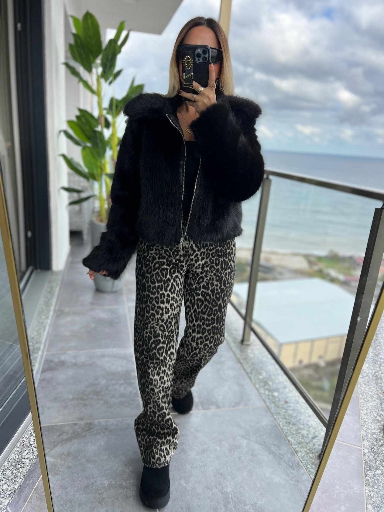 24111 Straight Jean LEOPAR