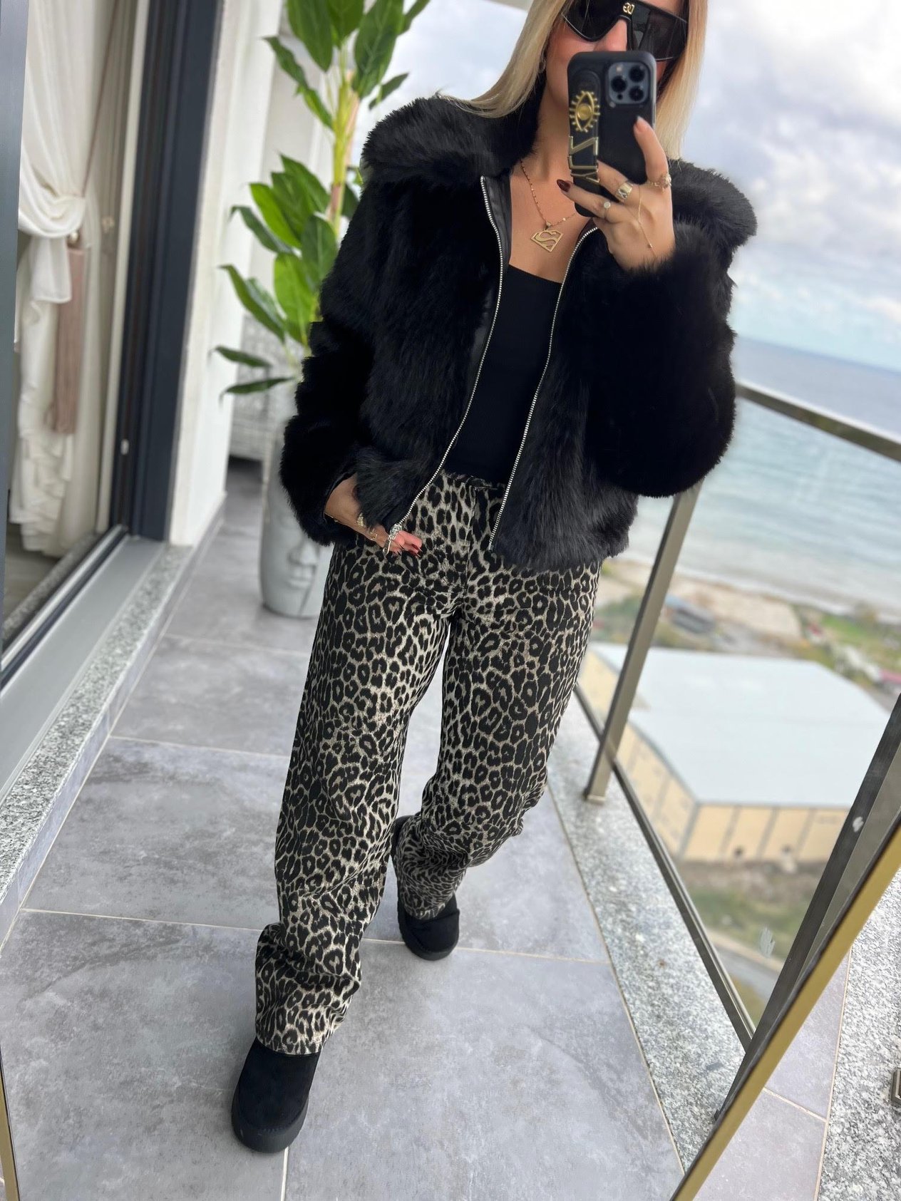 24111 Straight Jean LEOPAR