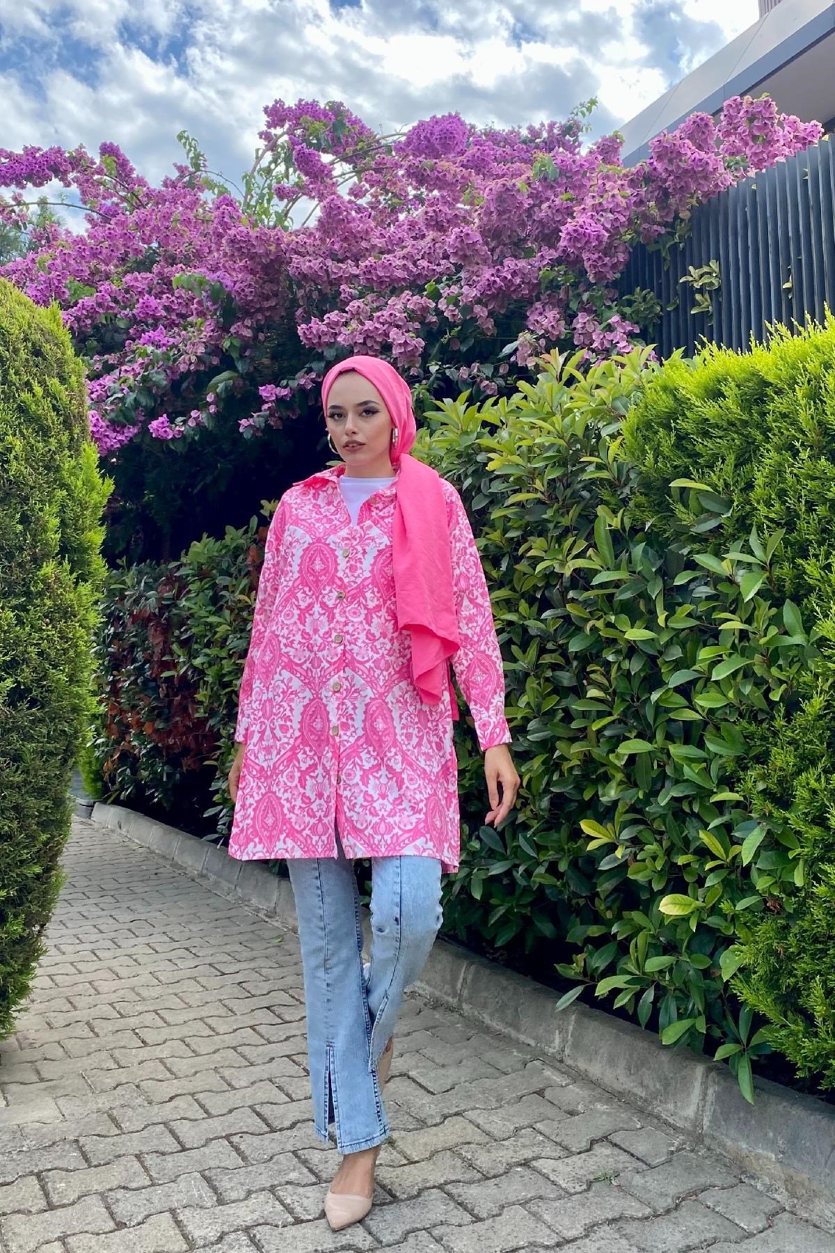 Çiçek Desenli Düğmeli Tunik Pembe