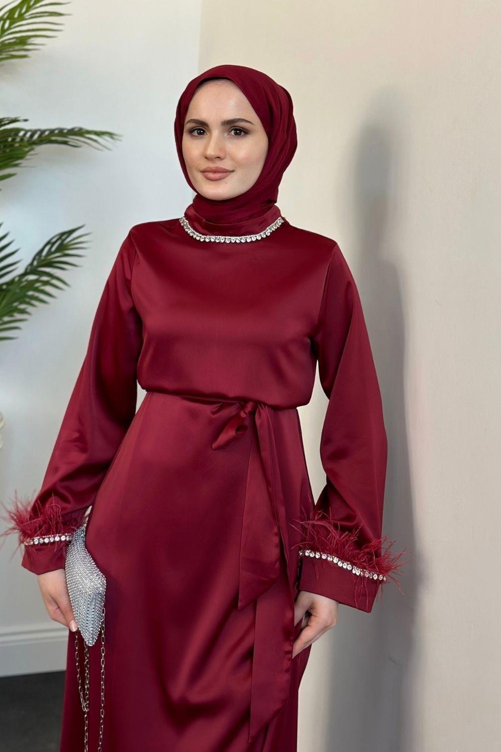Farzeen Boynu Taşlı Saten Abiye Bordo
