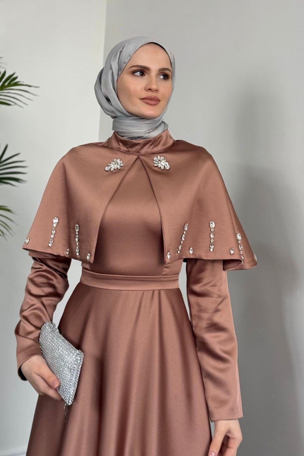 Giorgia Pelerinli Taşlı Saten Abiye Somon
