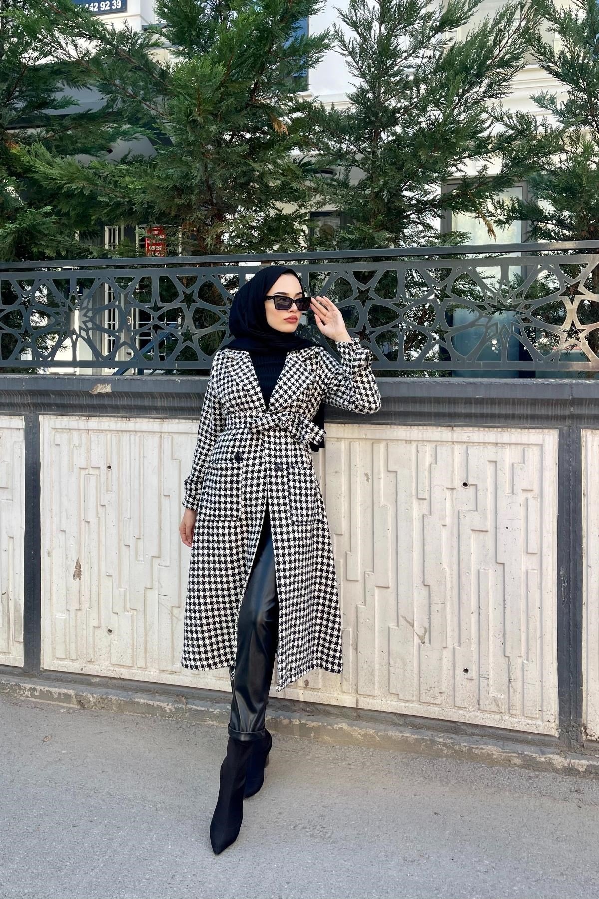 Kolu Düğme Detaylı Kap Siyah