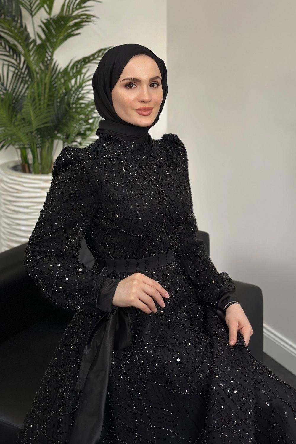 Vittoria Kolu Fiyonk Boncuk İşlemeli Abiye Siyah