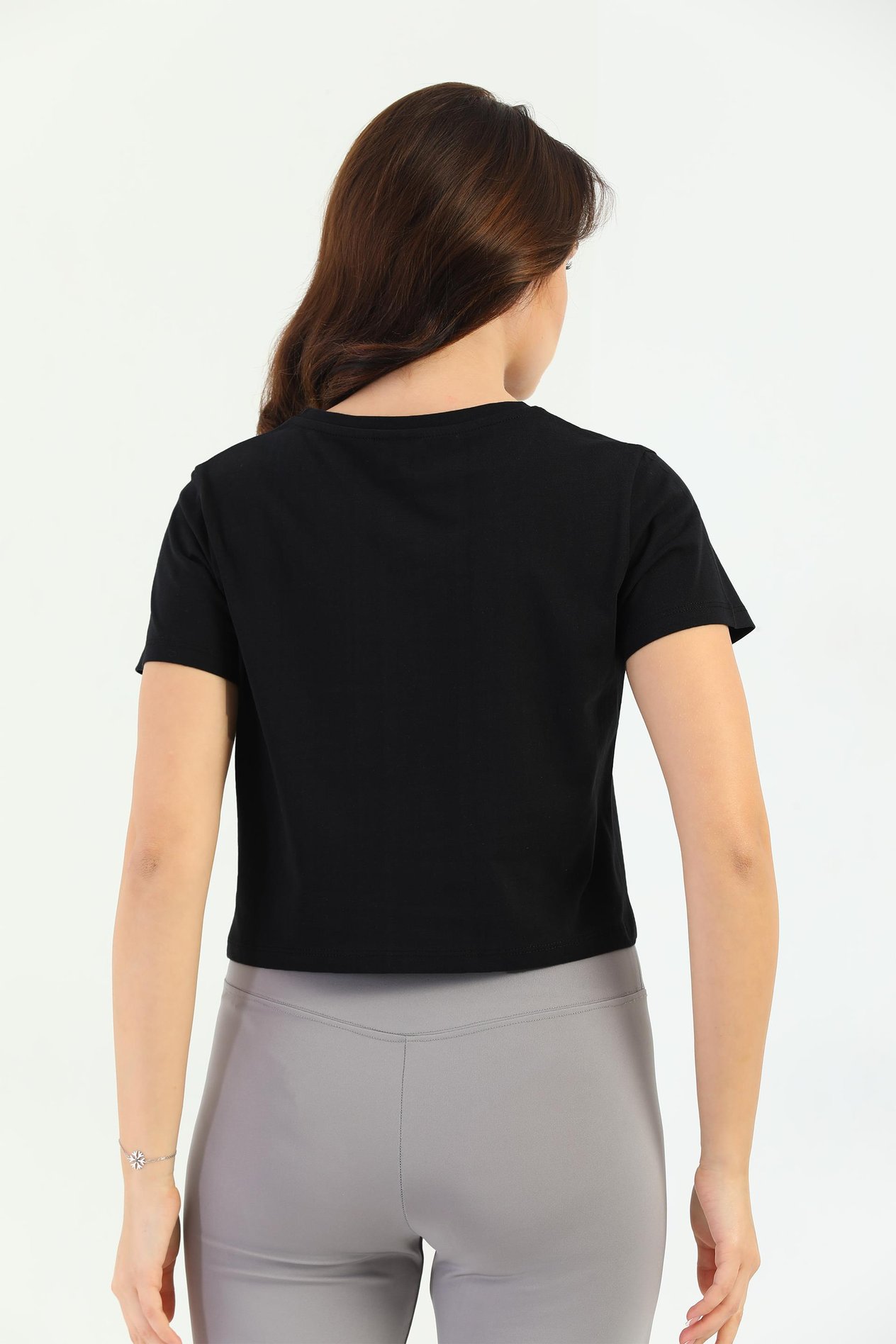 Edelle Siyah Crop V-Yaka Kadın Tişört