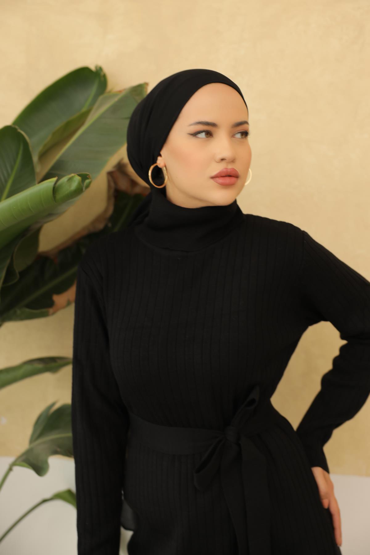 Siyah Kuşaklı Boğazlı Elbise Nsr6317