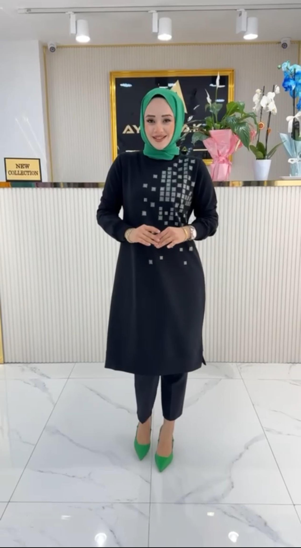 SİYAH KARE TAŞLI TRİKO
