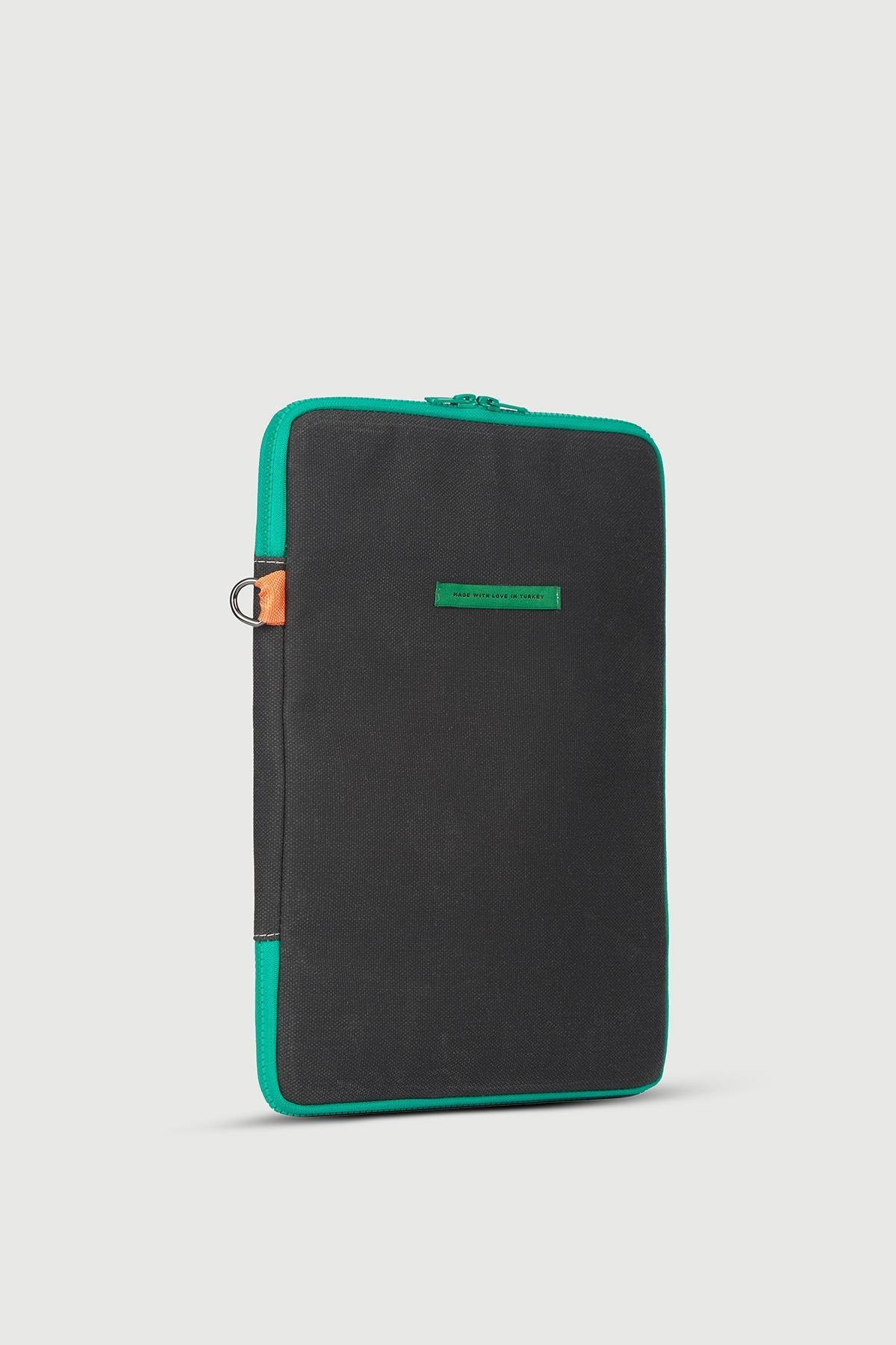 Huge Loppe Black Case 13