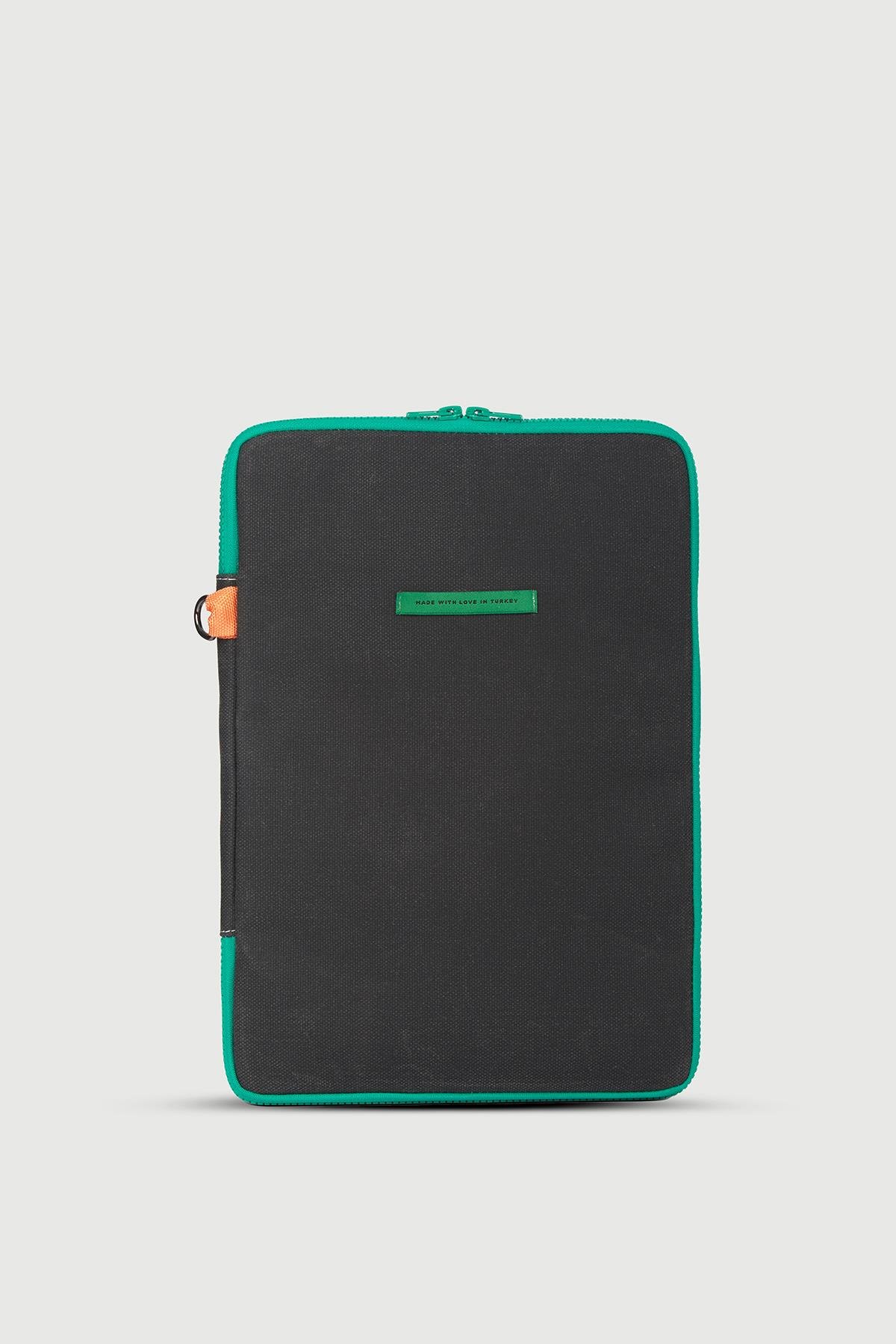 Huge Loppe Black Case 13